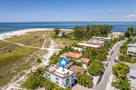 Private Pool and Rooftop Deck - Stunning Beachfront Oasis