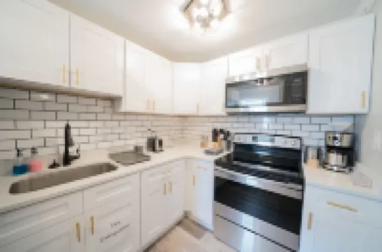 Beach Chairs and High-Speed Wifi - Inviting Coastal Sanctuary