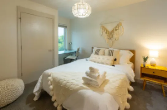 Stunning Rooftop Patio and Smart Home Features - Elegant Townhome Escape Hotels in fremont