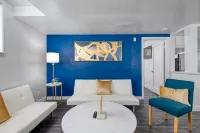 Modern Amenities with Onsite Parking and BBQ - Charming Retreat