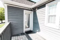 Charming Patio and Cozy Kitchen - Delightful Historic Hideaway