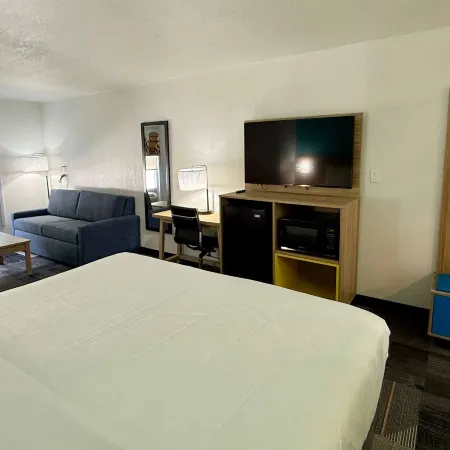 Days Inn by Wyndham Eglin AFB