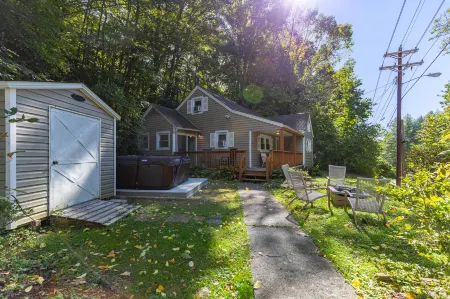 Hot Tub and Fenced Yard Retreat - Cozy Charming Haven
