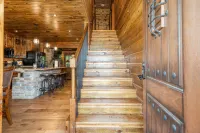 River Lodge Escape with Hot Tub by StayLage Hotels in Pike County