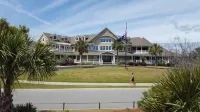 Stunning Golf Course Views and Club Access - Elegant Island Retreat