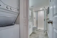 Pelican Beach 812
