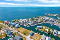 Waterfront Vacation Home with Gulf view- Boaters Paradise