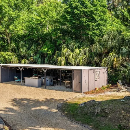 1 Min Private Beach & River Access w Movie Room, Heated Pool, Kayaks & Game Room