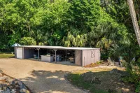 1 Min Private Beach & River Access w Movie Room, Heated Pool, Kayaks & Game Room
