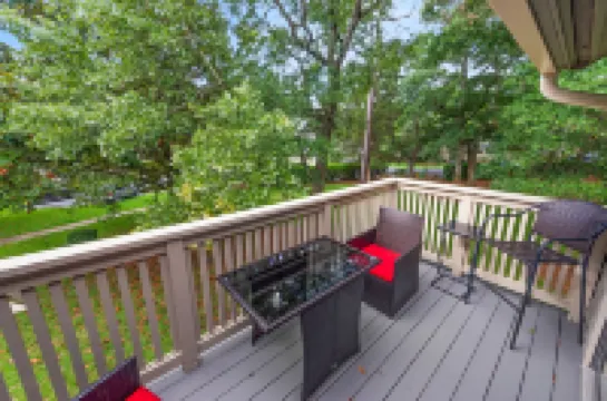 Spacious Villa with Access to Pools and Fitness - Charming Retreat