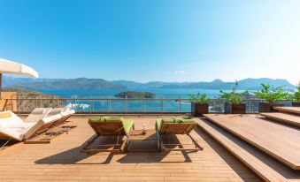 D Maris Bay