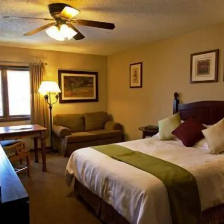 GetAways at Falcon Point Resort
