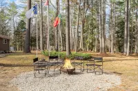NEW! Woodland Retreat - Hot tub/Game Room/Firepit