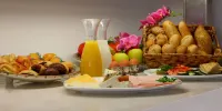 Hotel Apartamentos Pyr Fuengirola - breakfast