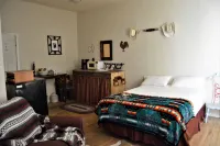 Holly Inn Suites - Pet friendly