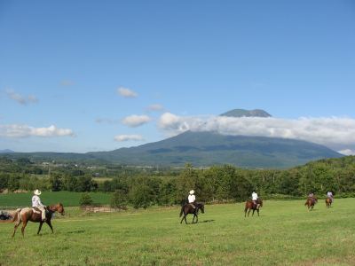 ホテル周辺 ミッドタウン　ニセコの写真