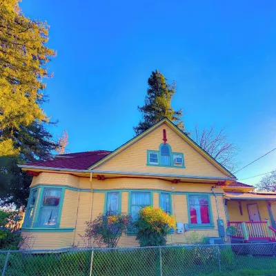 Wine Country 1-bedroom retreat with WiFi, AC in charming Cloverdale Hotels in Cloverdale