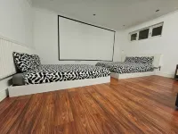 Annexe Pool Table Air Hockey Table Tennis Movie Hoteles en Windsor