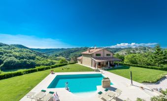 Heartbreaking Charming Villa in Chipieri - Marche