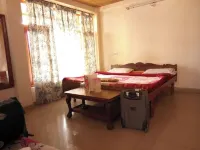 Hotel Aaditya Các khách sạn gần Raghunathjee Temple