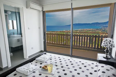 Latchi Holiday Villa EV21 Отели в г. Neokhorio