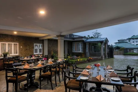 Grand Bungalow Nuwara Eliya by Seven Angels Отели рядом с достопримечательностью «Lover's Leap Waterfall»