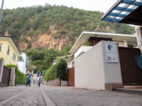 โรงแรม Wellness Smart Suites โรงแรมในโบลซาโน