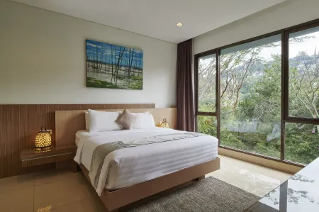 Hikari Hill View Villa 7 Bedrooms with a Private Swimming Pool and Billiard