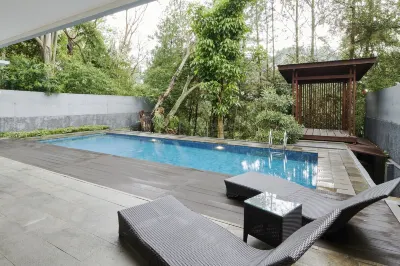 Hikari Hill View Villa 7 Bedrooms with a Private Swimming Pool and Billiard Hotell i Mekarsaluyu