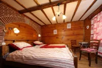 Family House with Large Garden & Games Room Near Bambois Lake