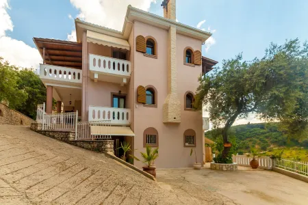 Views Apartments & Suites