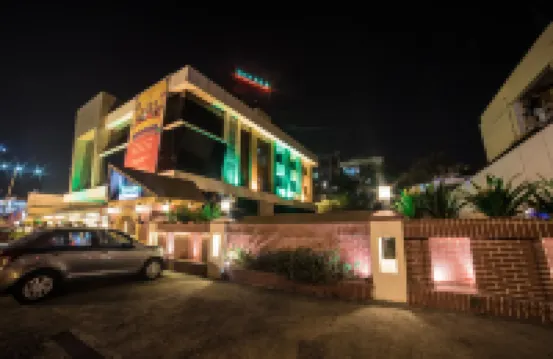 Highway View Hoteles cerca de Rock Garden