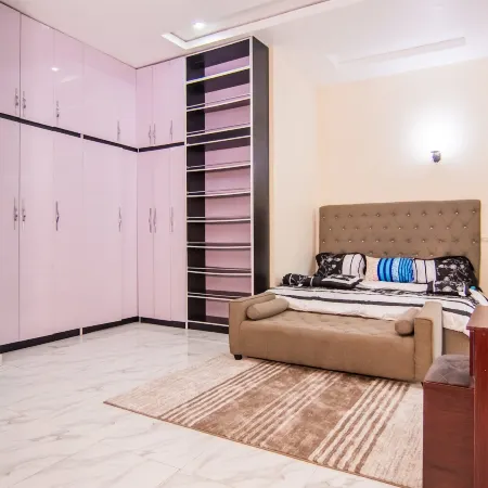 Executive 4 Bedroom House