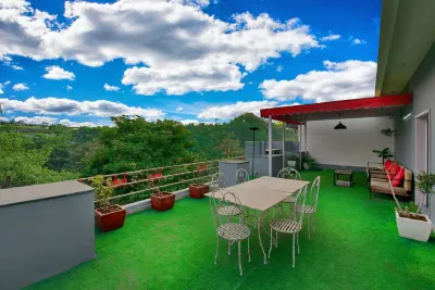 Hotel Admire Inn 51 Các khách sạn gần Omaxe Twin Towers