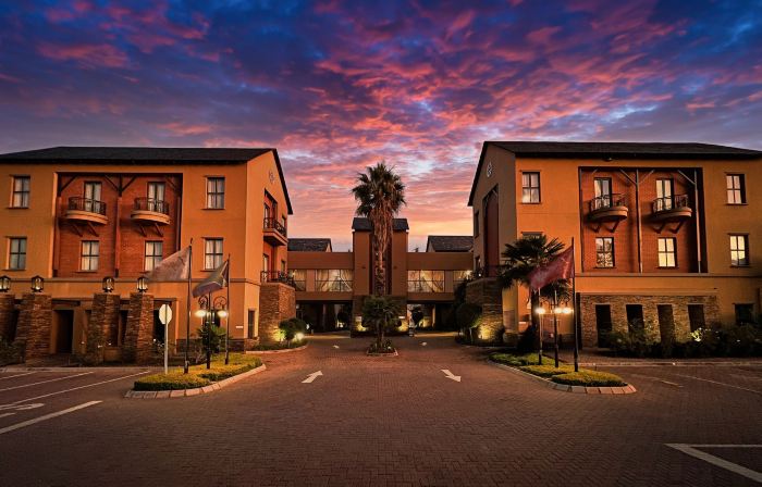 Tayfin Royale Hotel & Restaurant