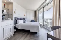 Le Capitole Hotel - balcony