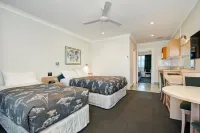 Colonial Terrace Motor Inn Hotels in Heatherbrae
