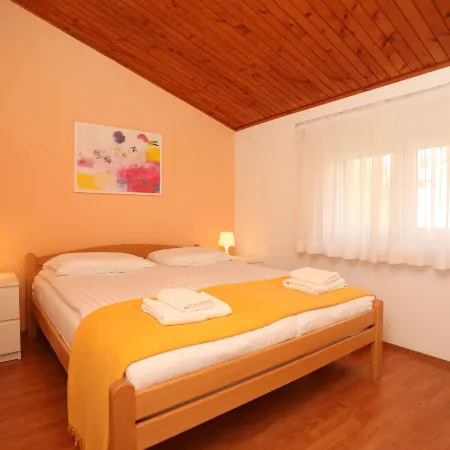 Apartments Creska 629