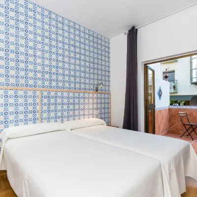 Hostal Guadalupe by Torremolinosline โรงแรมใกล้พลาซามายอร์ มะละกา