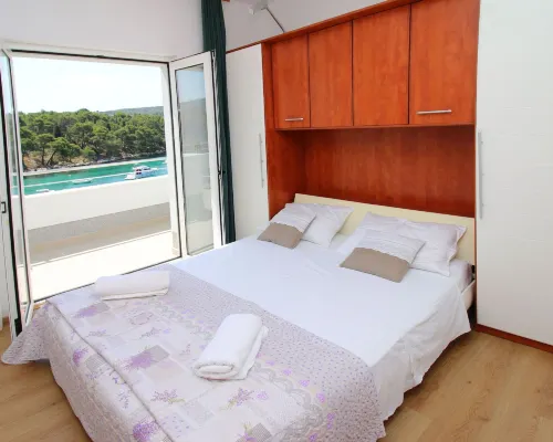 Apartments Elvis Hotels in Primosten