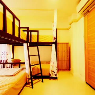 Early Bird Hostel Ayutthaya Отели рядом с достопримечательностью «Ayuthaya Floating Market»