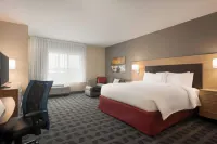TownePlace Suites Dubuque Downtown فنادق في دوبوك