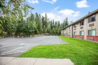Third Street Inn - parking