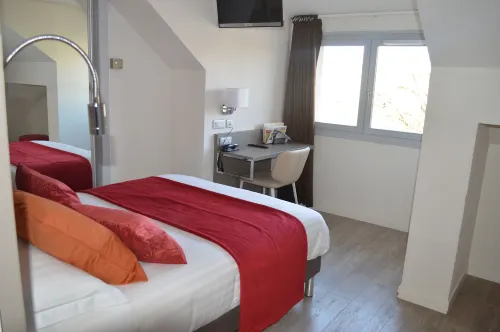 Logis Hotel du Parc-Restaurant - le Rouget de Lisle Hotels in Lons-le-Saunier