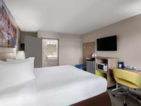 Days Inn by Wyndham Las Vegas Airport Near the Strip Hotels in Paradise