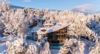 Design Suites Bariloche Hotel dekat Colonia Suiza