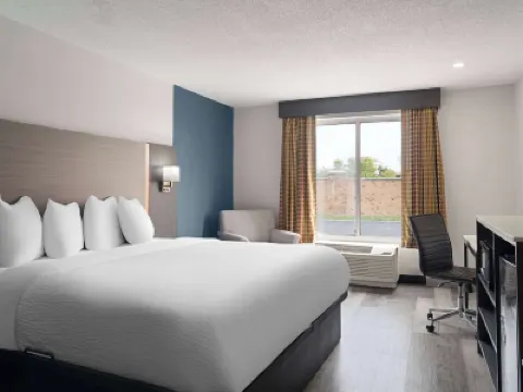 Baymont by Wyndham Indianapolis East Hotels in Marion County