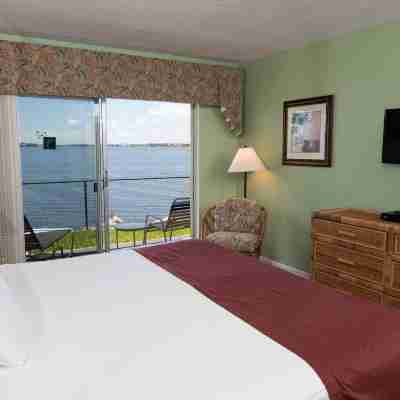 Palm Beach Waterfront Suites Rooms