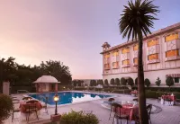 KK Royal Hotel & Convention Centre - Pools