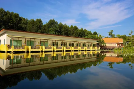 Anavilla Tangke Resort Отели в г. Кханом